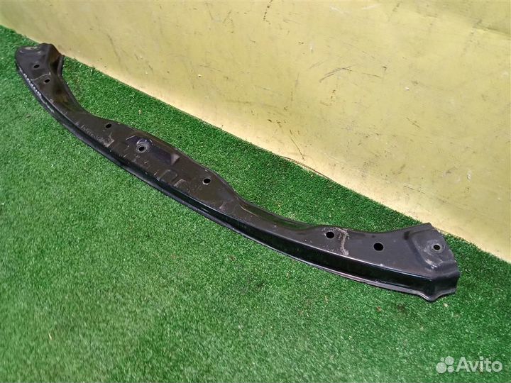 Усилитель переднего бампера Toyota Land Cruiser P