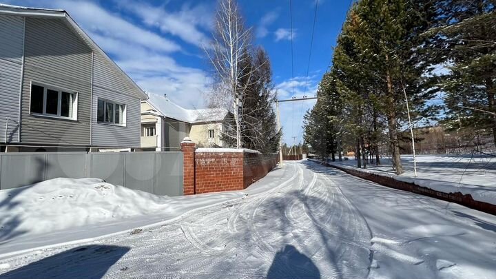 Коттедж 910 м² на участке 30 сот.