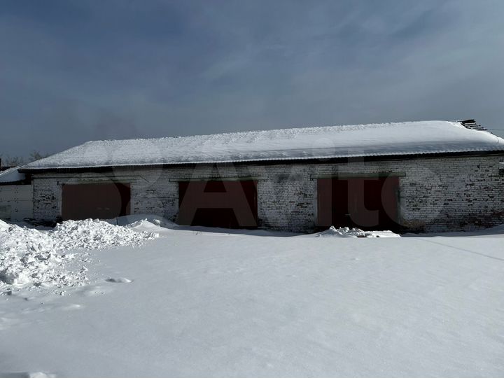 Здание, 1100 м²