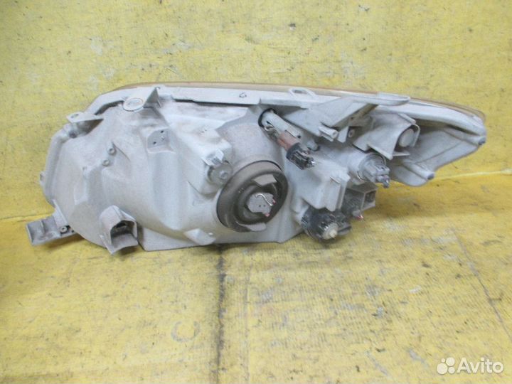 Фара правая Toyota Corolla fielder NZE141G