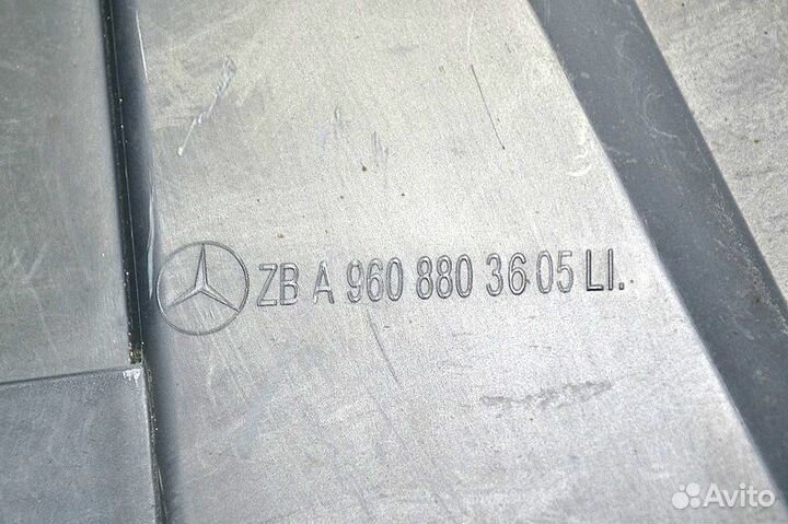 Воздушный дефлектор кабины, наружный левый mercede