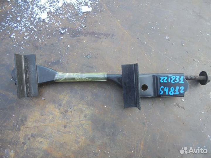 Крепление аккумулятора Toyota Celica ZZT231 2ZZ-GE