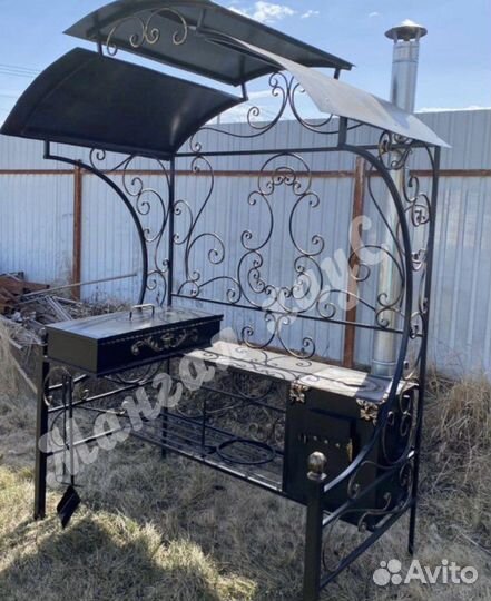 Мангал с крышей