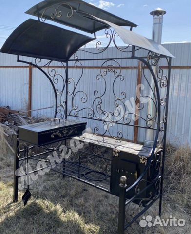 Мангал с крышей