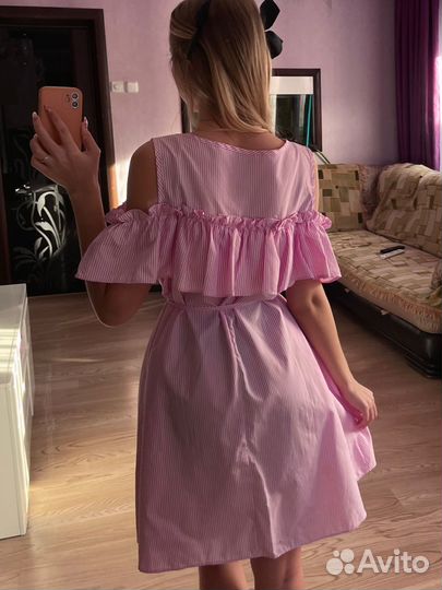 Платье розовое