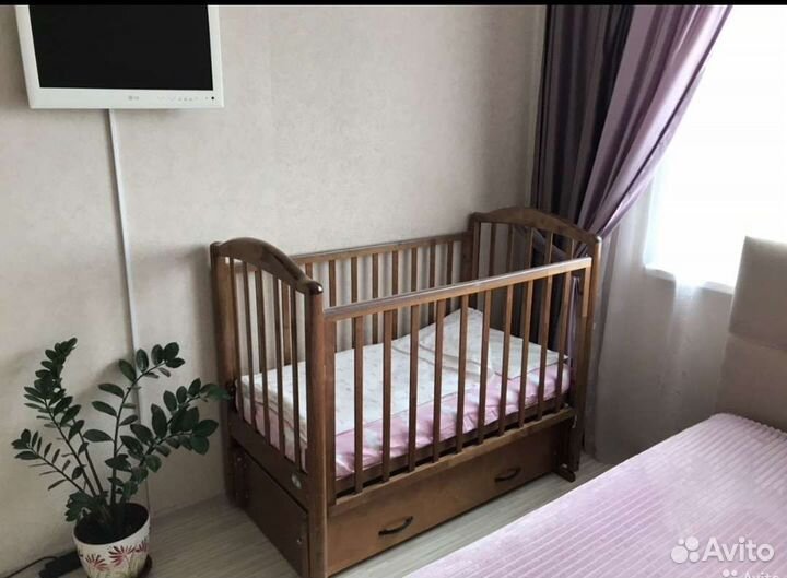 Кроватка нат.дерево+матрас+бортики,помощь доставка