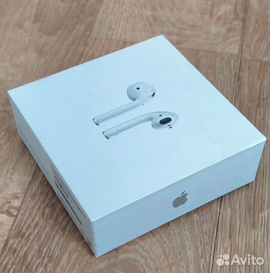 Коробка от AirPods Apple