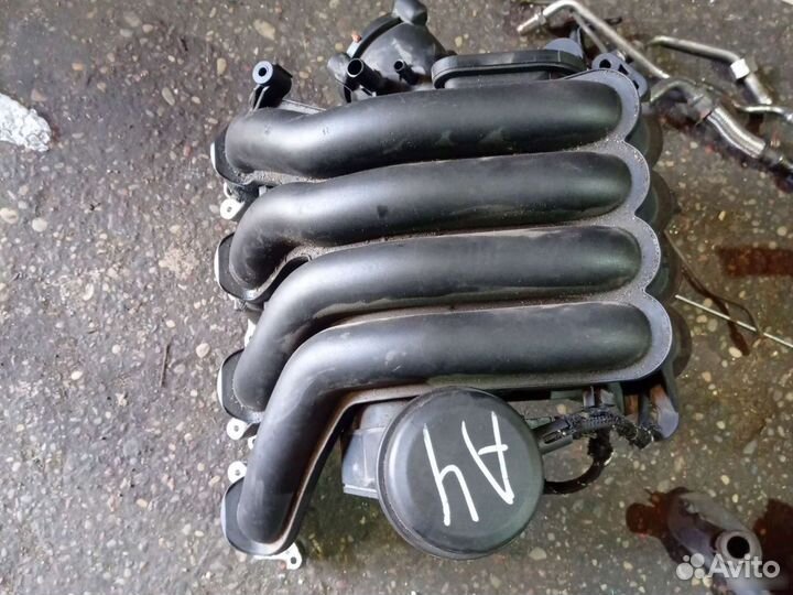 VW Passat B5 Коллектор впускной 1.8 06B133210M