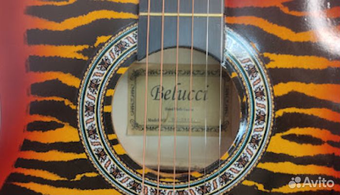 Акустическая гитара