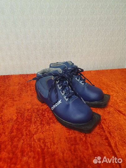 Лыжные ботинки 32