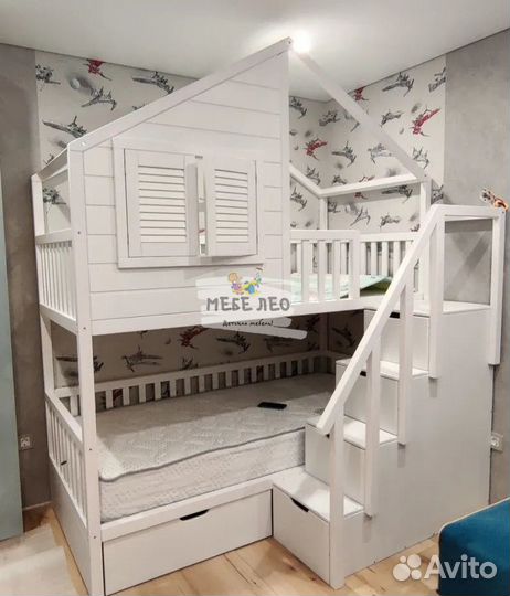 Двухъярусная кровать