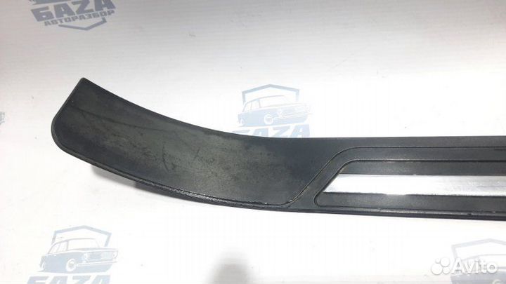 Накладка на порог салона передняя правая Bmw