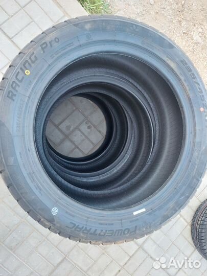 Powertrac Racing Pro 235/45 R17 97W