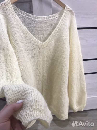 Джемпер из мохера, лёгкий