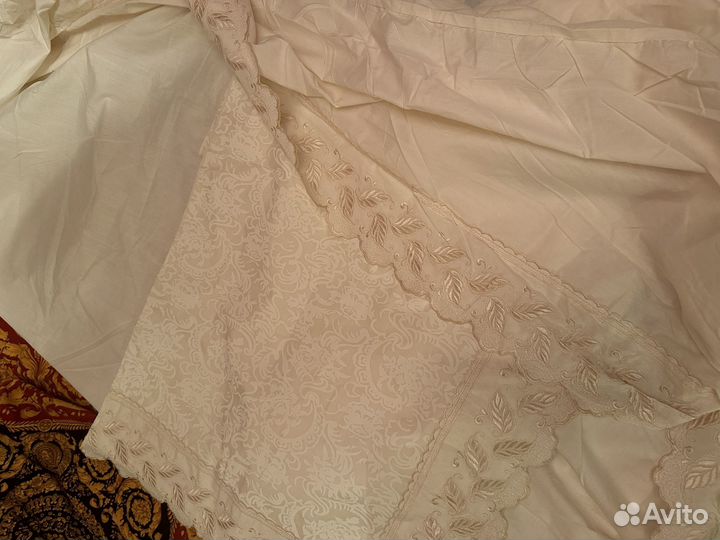 Простынь и 2 наволочки