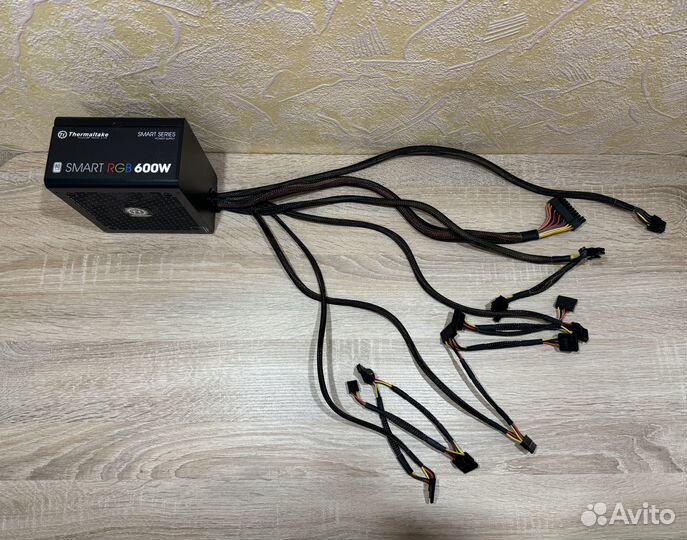 Thermaltake SMART RGB 600W
