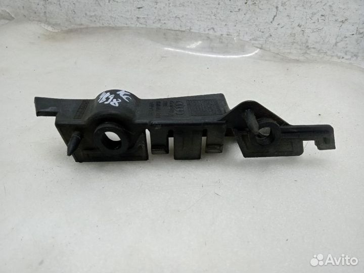 Кронштейн бампера audi A4 B8 Передний левый