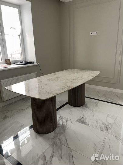 Стол для кафе, ресторана, бара из керамогранита
