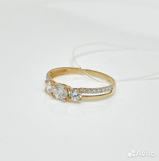 Золотое кольцо с фианитами