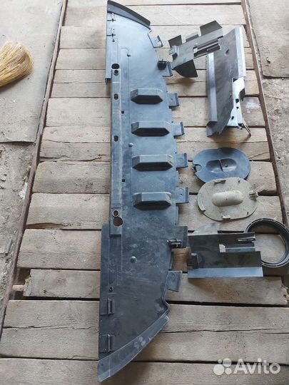 Нижняя губа бампера рено меган 2