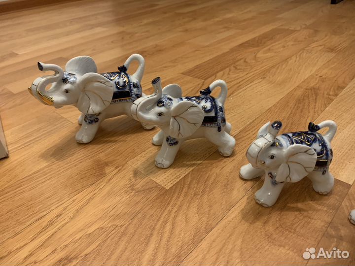 Слоник фарфоровый