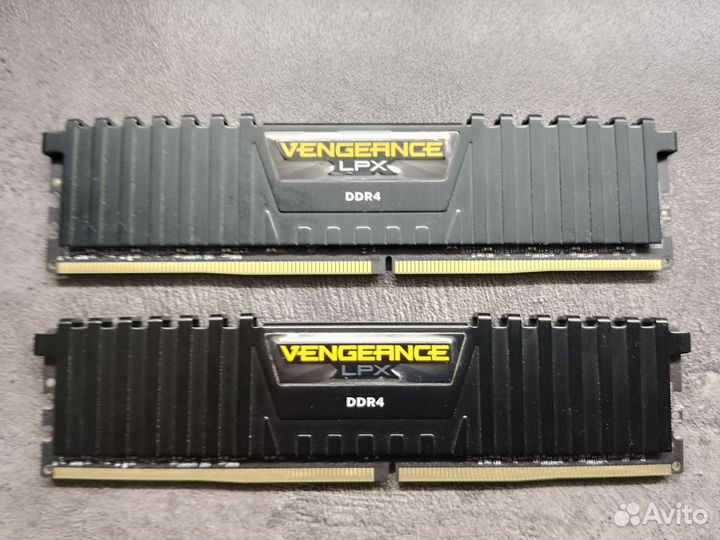 Corsair Vengeance LPX 16GB DDR4 2400