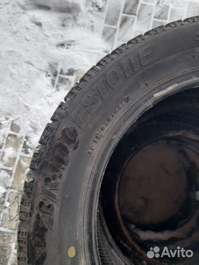 Bridgestone Blizzak VRX 215/55 R17