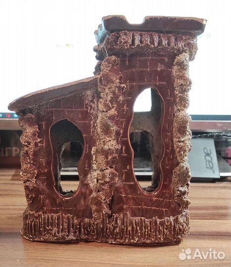 Замок для аквариума