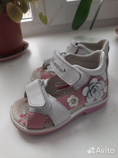 Сандалии для девочки 19р