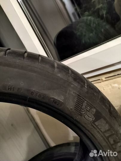 Michelin Pilot Sport 4 235/45 R18