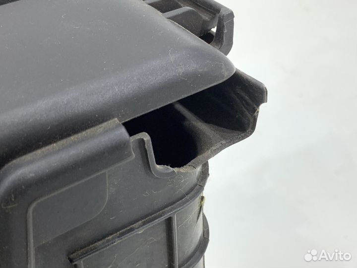 Площадка и крышка аккумулятора VAG