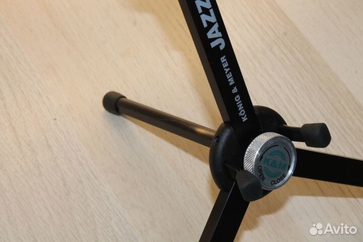 Стойка для альт саксофона konig&meyer14330