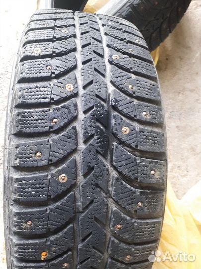 Bridgestone Ice Cruiser 5000 215/60 R16