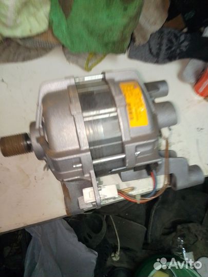 Двигатель от стиральной машины