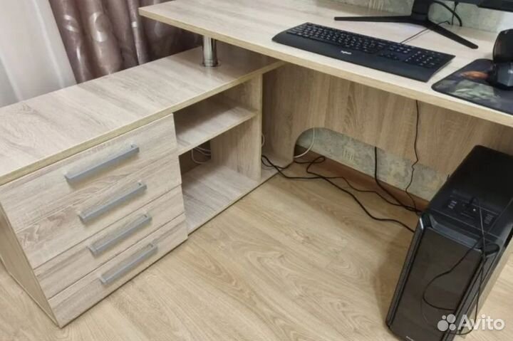 Стол компьютерный Алькор