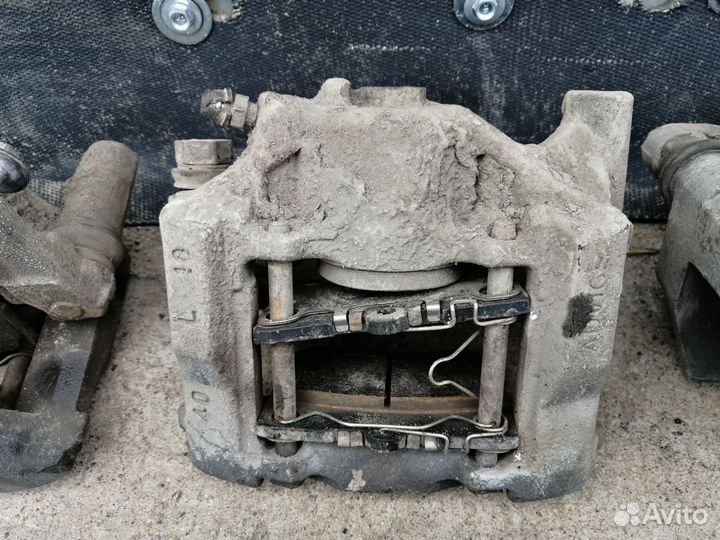 Комплект тормозов is250