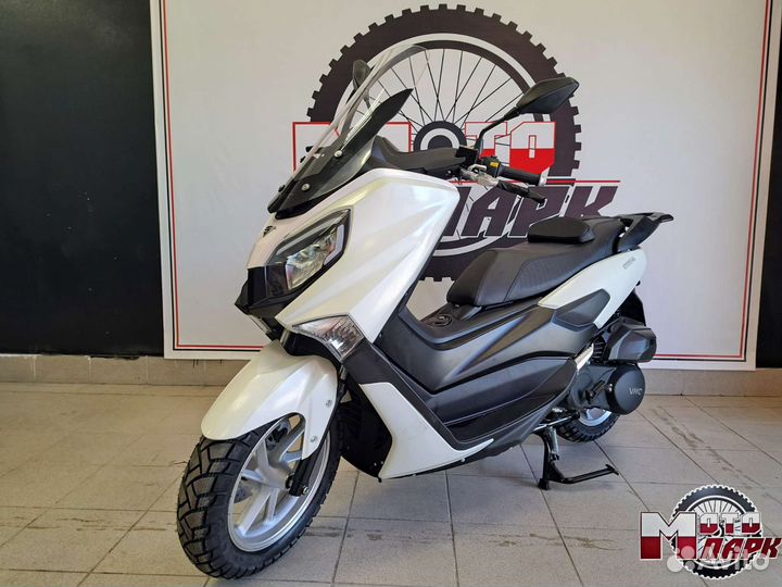 Скутер Vento MAX 200