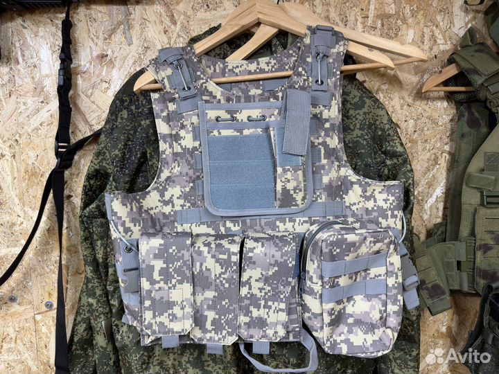 Разгрузочный жилет с подсумками