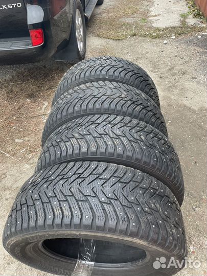 Nokian Tyres Hakkapeliitta 8 SUV 285/60 R18 28L