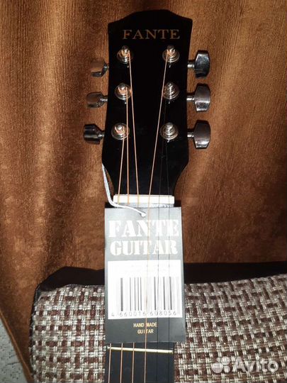 Акустическая гитара новая в упаковке