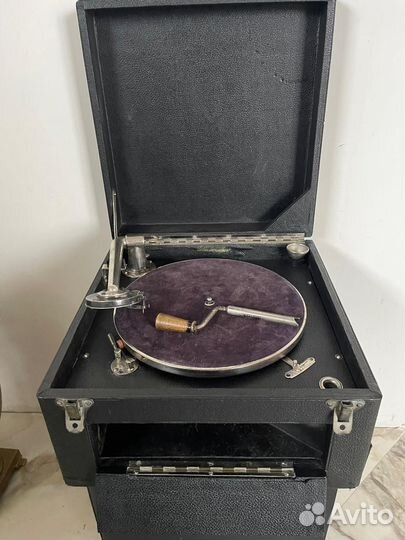 Патефон Франция