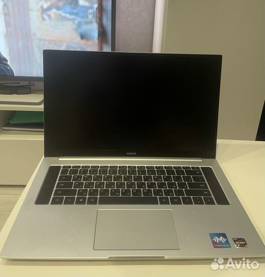 Honor MagicBook Pro 16.1; 512gb;8gb; Ryzen 5-3500