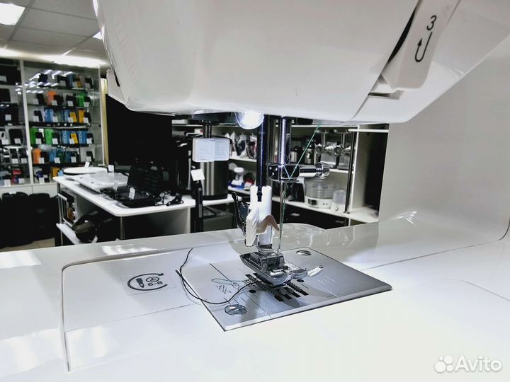 Швейная машина Singer Brilliance 6180(80 операций)