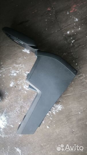 92114SC000JC подлокотник Subaru Forester sh