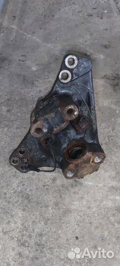 Кулак поворотный правый Daf Xf95 2013