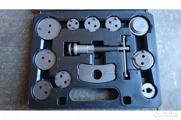 Набор для сведения тормозных цилиндров 12 предмето