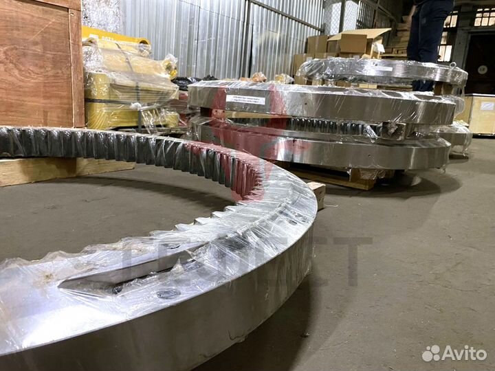 Опорно-поворотный круг Hitachi ZX280LCH-3 9245728