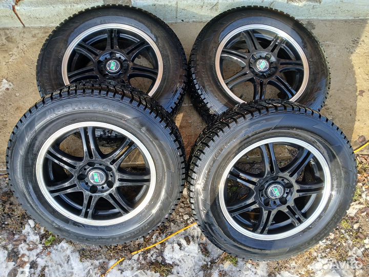 Зимние колеса 215/65/r16