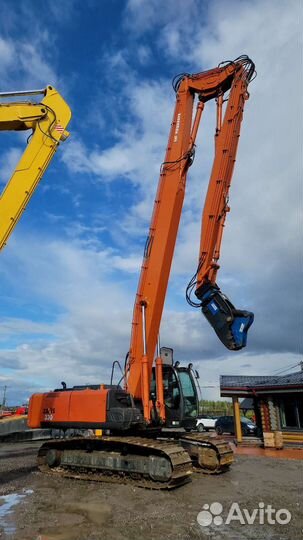 Гусеничный экскаватор Hitachi ZX330-5G, 2014