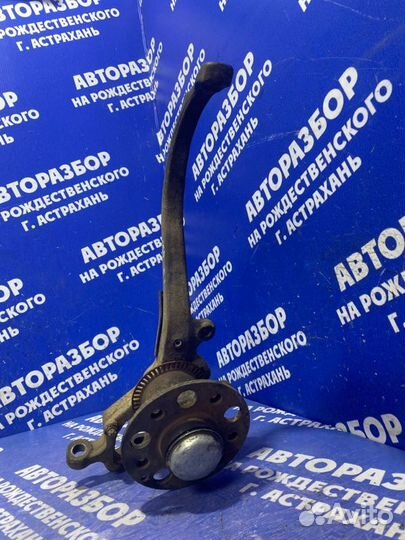 Передний левый поворотный кулак Mercedes-Benz W220